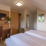 Gaestehaus Burgblick Bed & Breakfast 3*